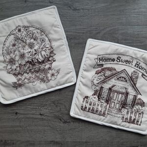 Set of 2 Cream Printed Quilted Pot Holders - Home Sweet Home & Floral Basket